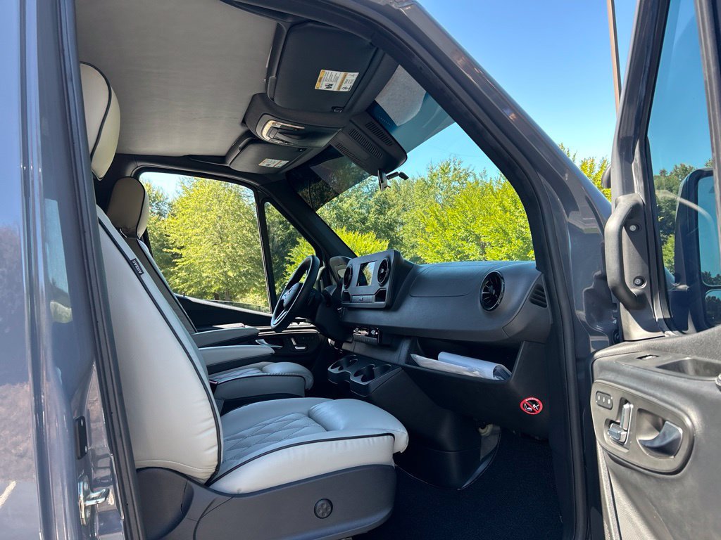 Used 2022 Mercedes-Benz Sprinter 2500 image 56