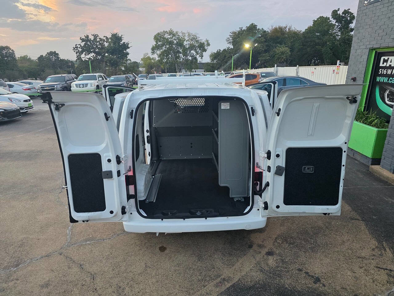 Used 2017 Nissan NV200 SV w/ Technology Package image 38