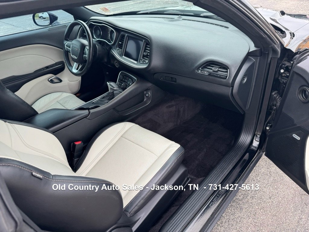 Used 2018 Dodge Challenger SXT Plus RWD image 15