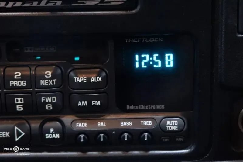 Used 1995 Chevrolet Impala SS RWD image 31