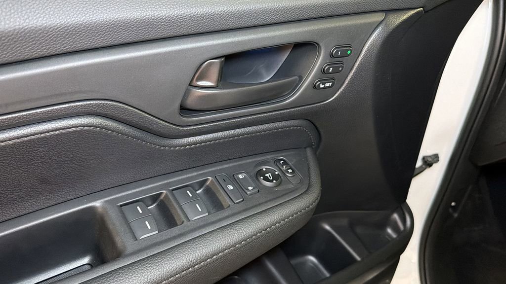 Used 2025 Honda Odyssey EX-L image 20