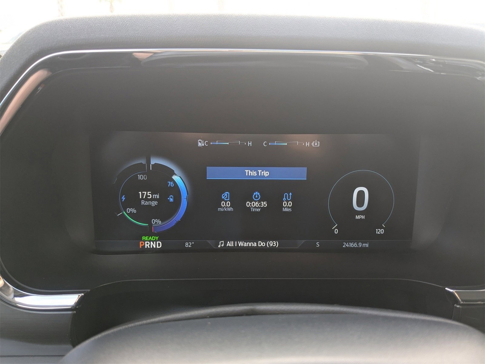 Used 2022 Ford F150 Lightning XLT image 32