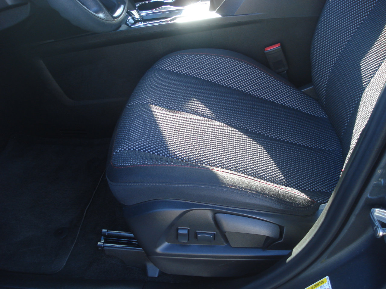 Used 2017 Chevrolet Equinox LS image 12