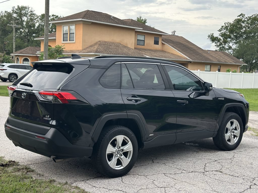 Used 2019 Toyota RAV4 LE AWD/4WD image 15