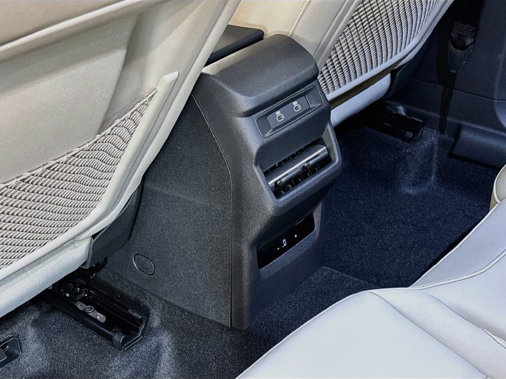 New 2026 Audi Q3 quattro 2.0T AWD/4WD image 17