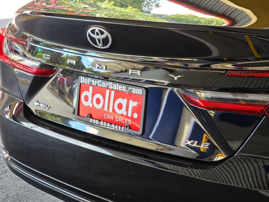 Used 2025 Toyota Camry XLE FWD image 13