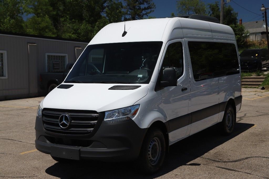 Used 2024 Mercedes-Benz Sprinter 2500 image 2