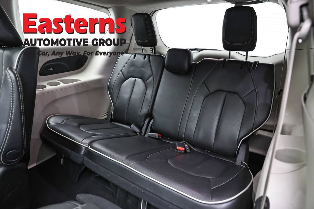 Used 2023 Chrysler Pacifica Limited FWD image 28