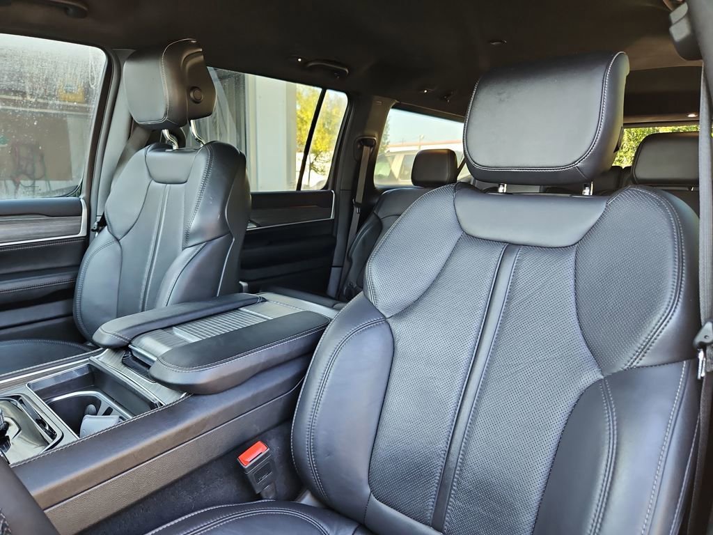 Used 2024 Jeep Wagoneer L Series III w/ Flexible Seating Group image 24