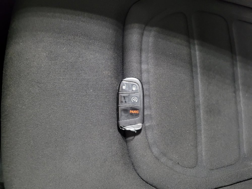 Used 2020 Jeep Renegade Latitude AWD/4WD image 32