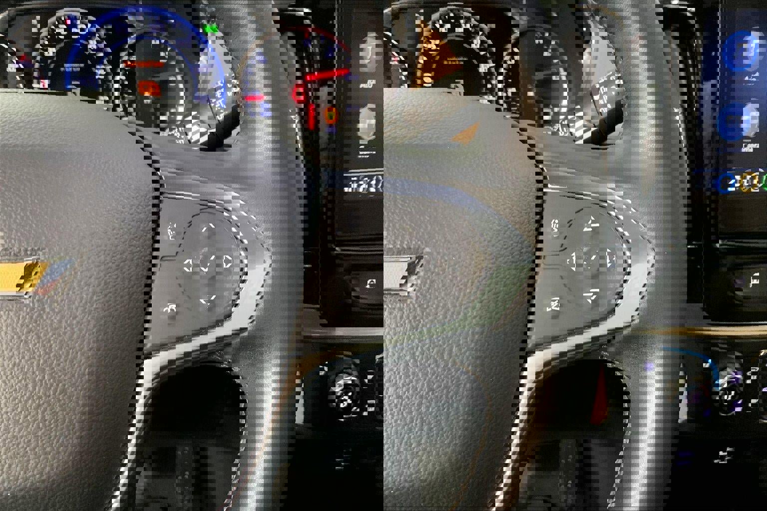 Used 2023 Chevrolet Traverse Premier image 19