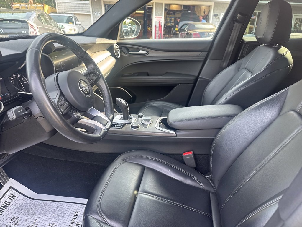 Used 2022 Alfa Romeo Stelvio Ti image 29