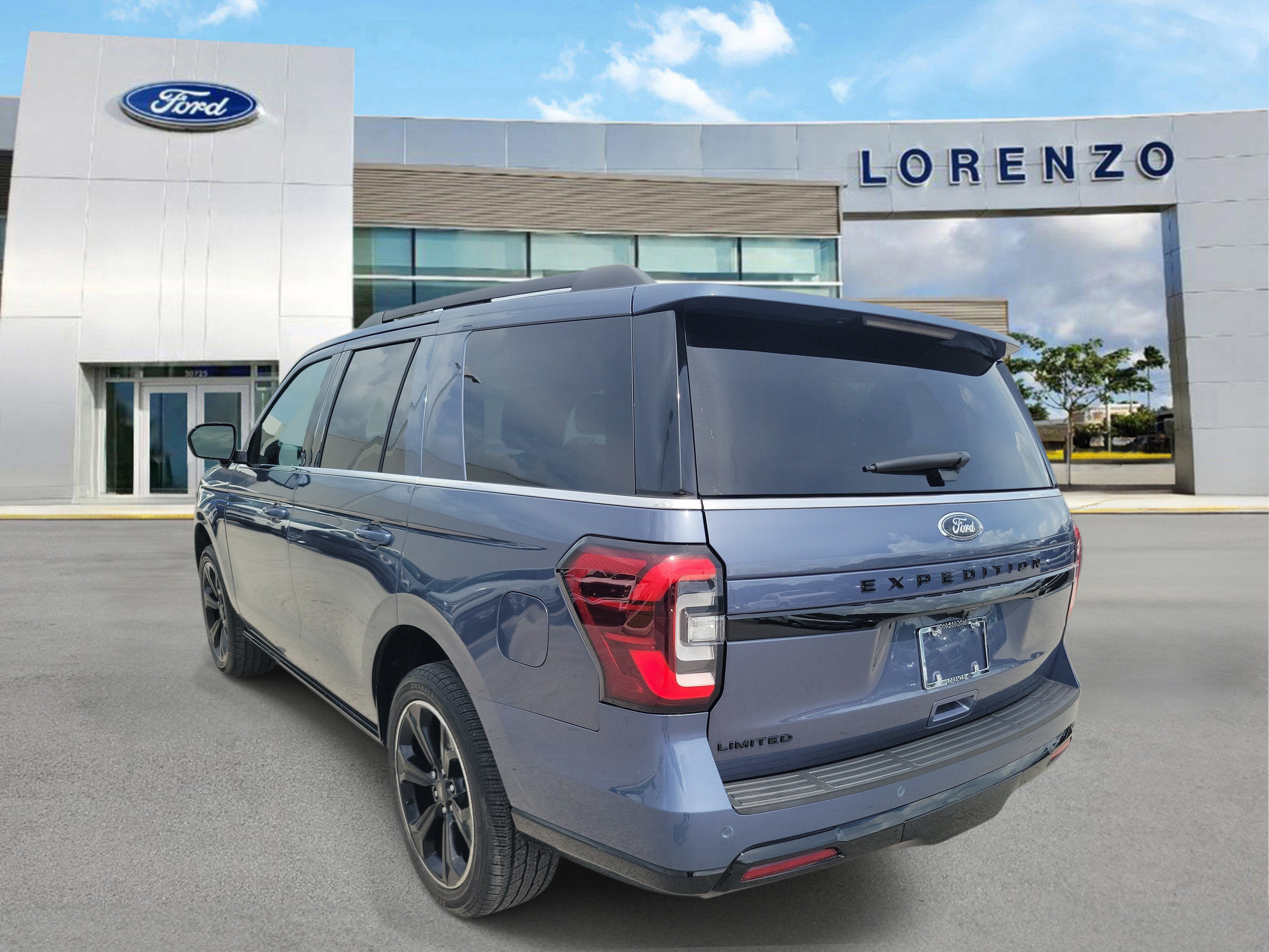 Used 2023 Ford Expedition Limited RWD image 7