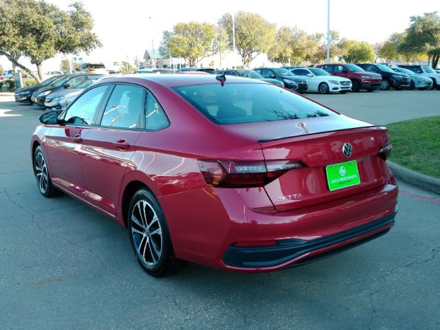 Used 2024 Volkswagen Jetta Sport image 11