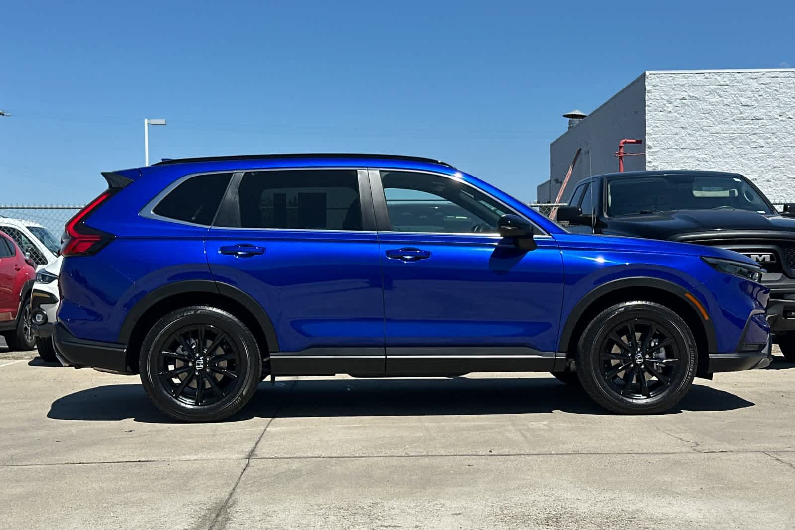 Used 2025 Honda CR-V Sport-L image 2