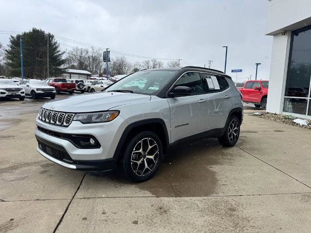 Used 2025 Jeep Compass Limited image 3