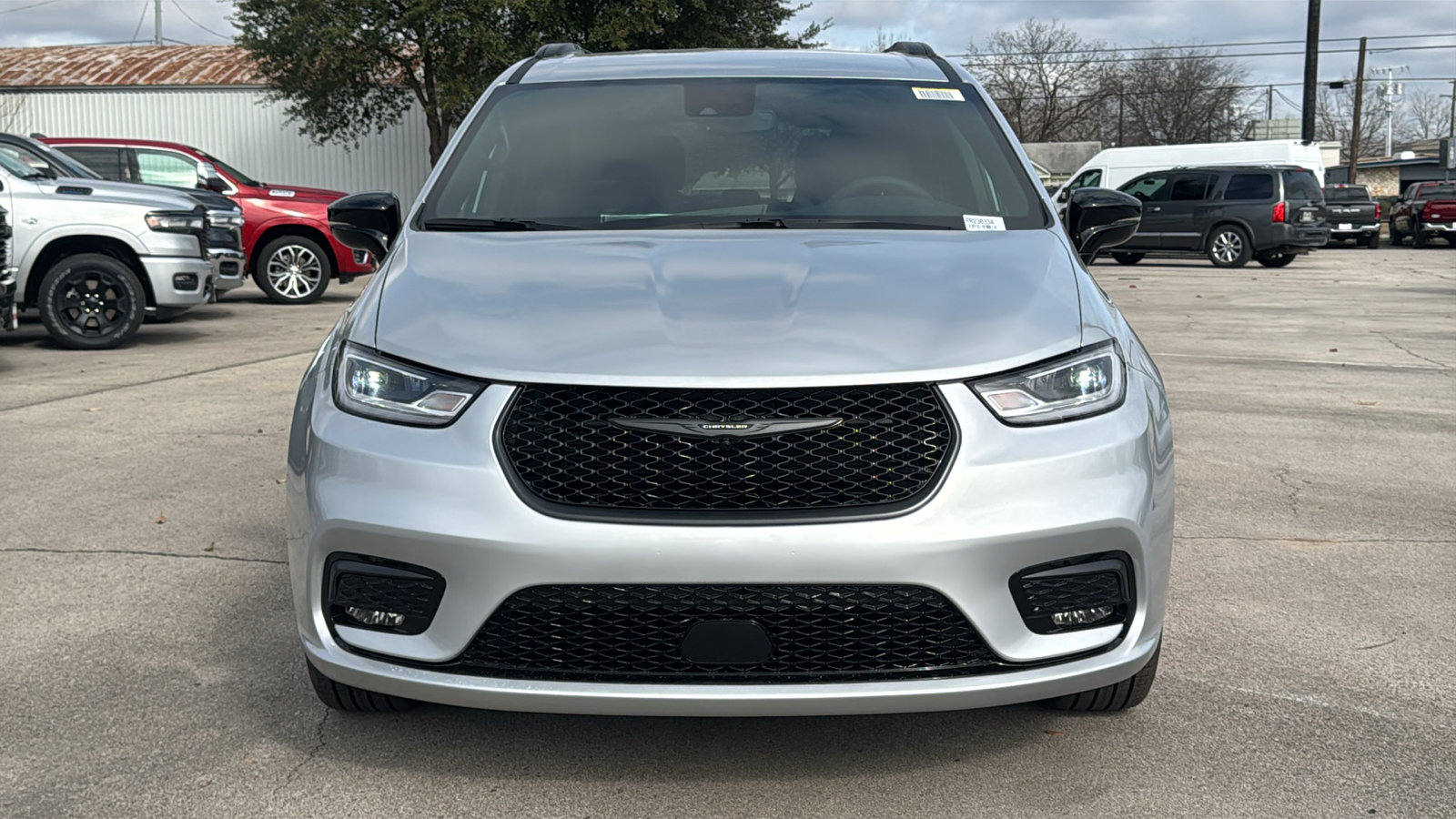 New 2026 Chrysler Pacifica Select w/ S Appearance Package FWD image 2