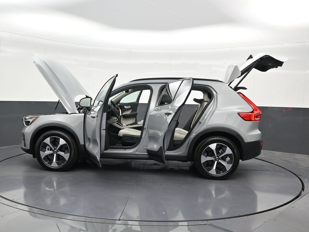 New 2026 Volvo XC40 B5 Plus w/ Protection Package Premier AWD/4WD image 31