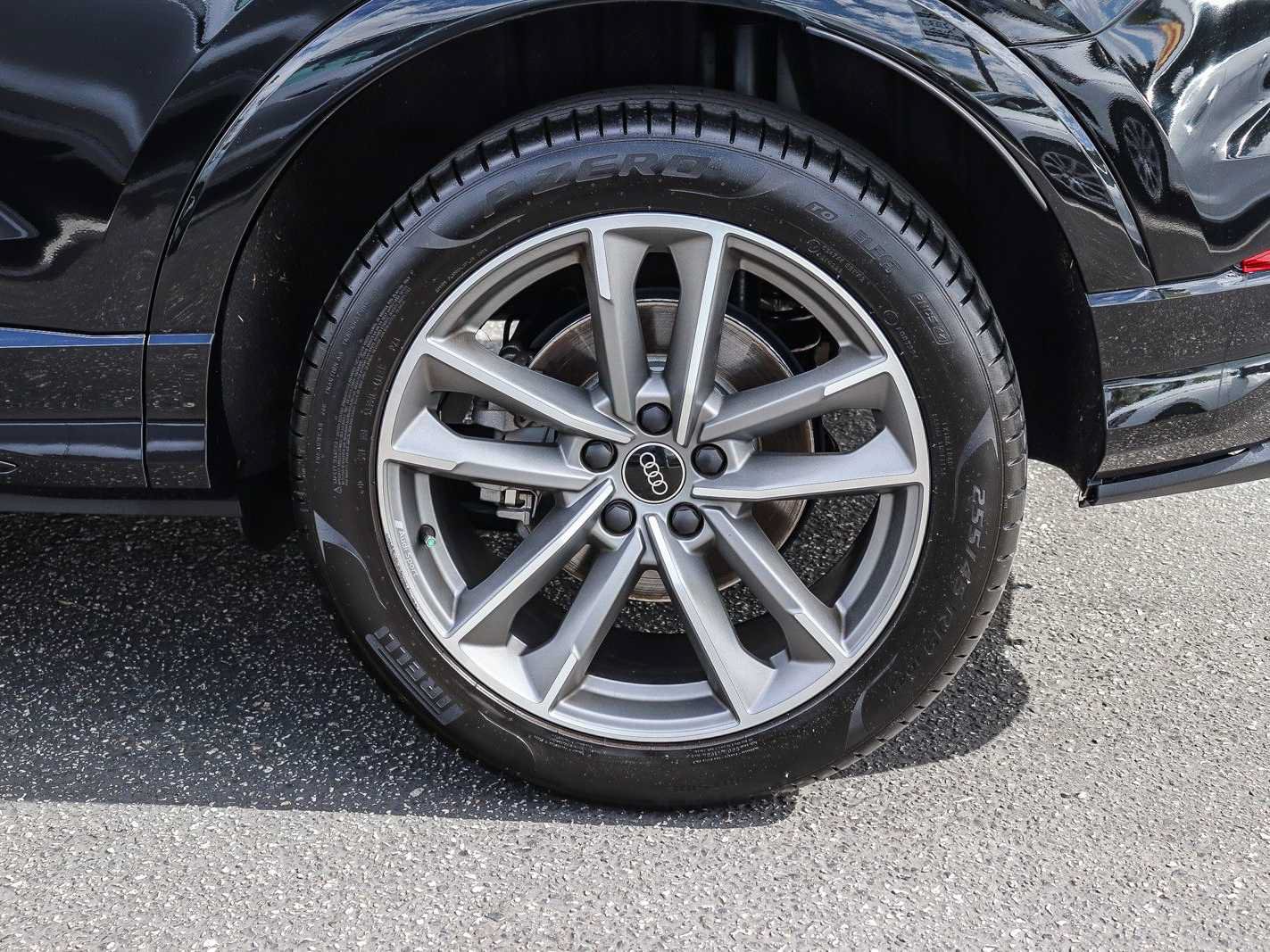 Used 2024 Audi Q3 2.0T Premium w/ Black Optic Sport Package AWD/4WD image 10