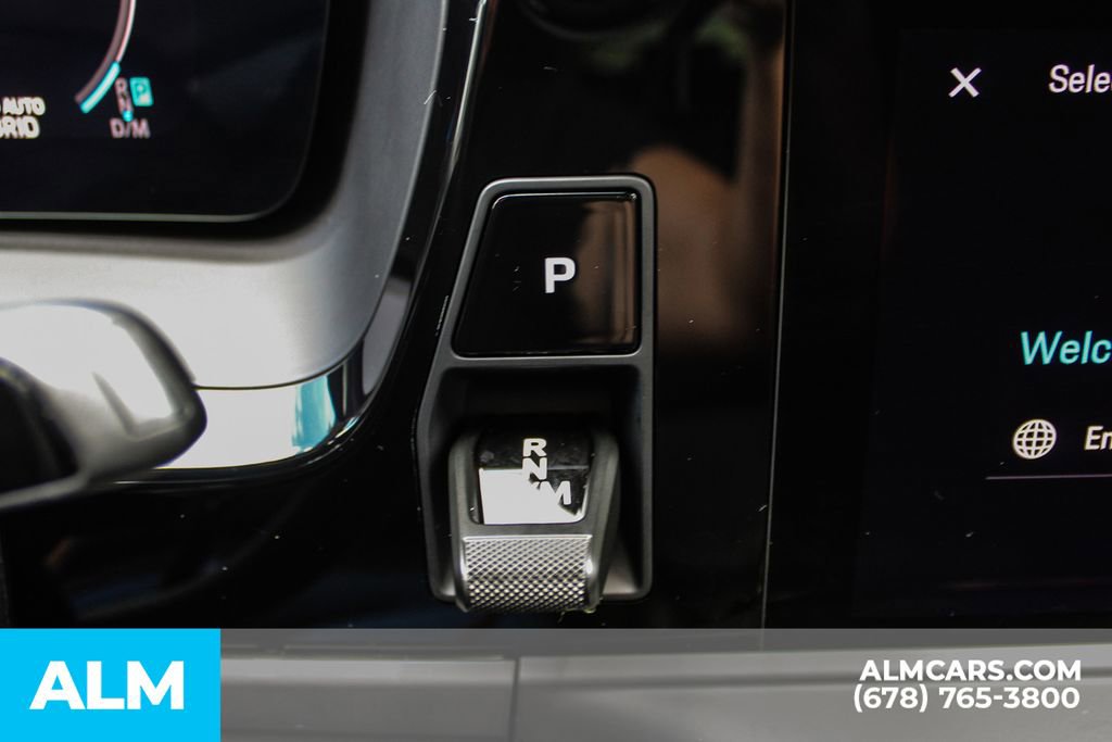 Used 2025 Porsche Panamera 4 image 37