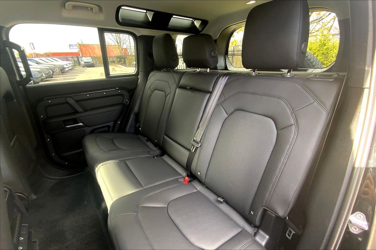 Used 2025 Land Rover Defender 110 S image 20