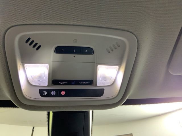 Used 2018 Chevrolet Traverse Premier AWD/4WD image 24