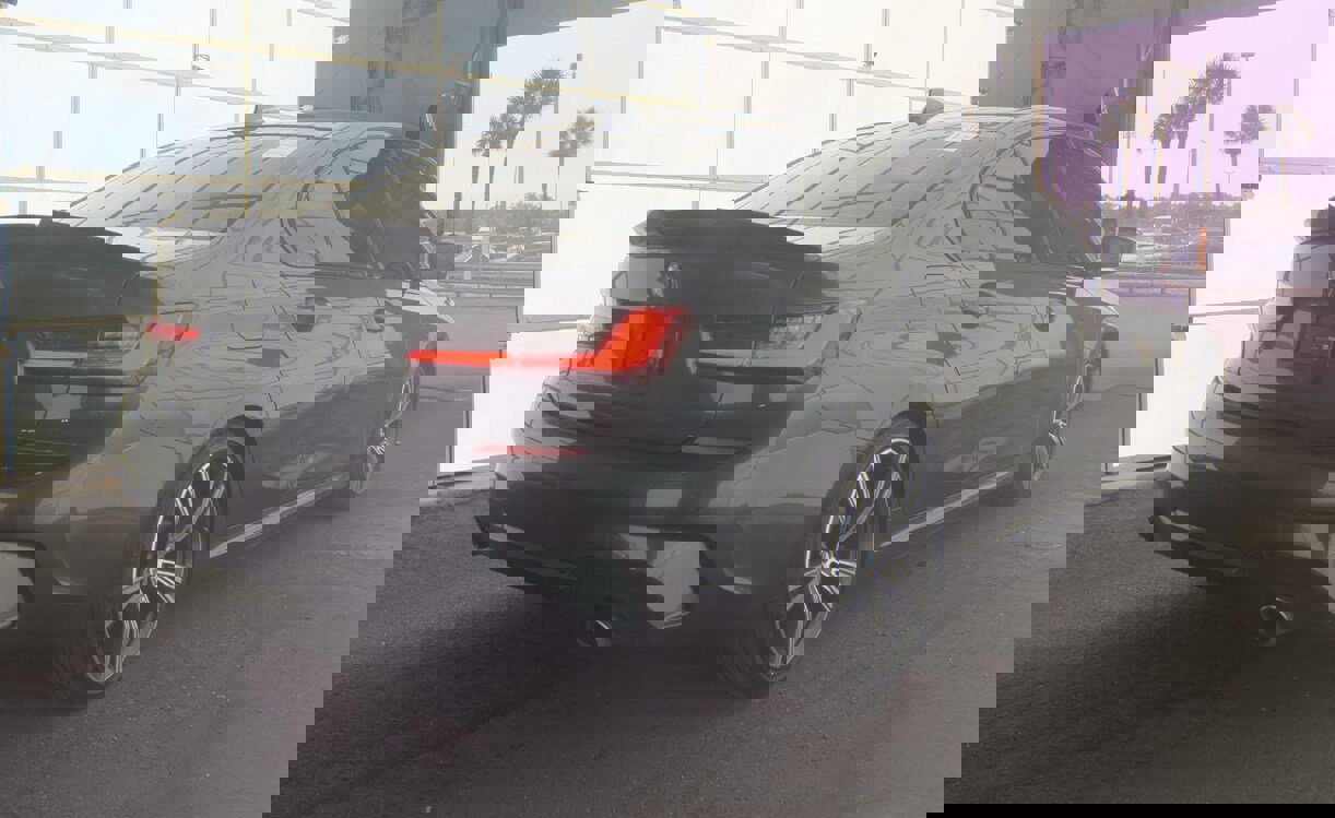 Used 2021 BMW 330i Sedan w/ M Sport Package image 5