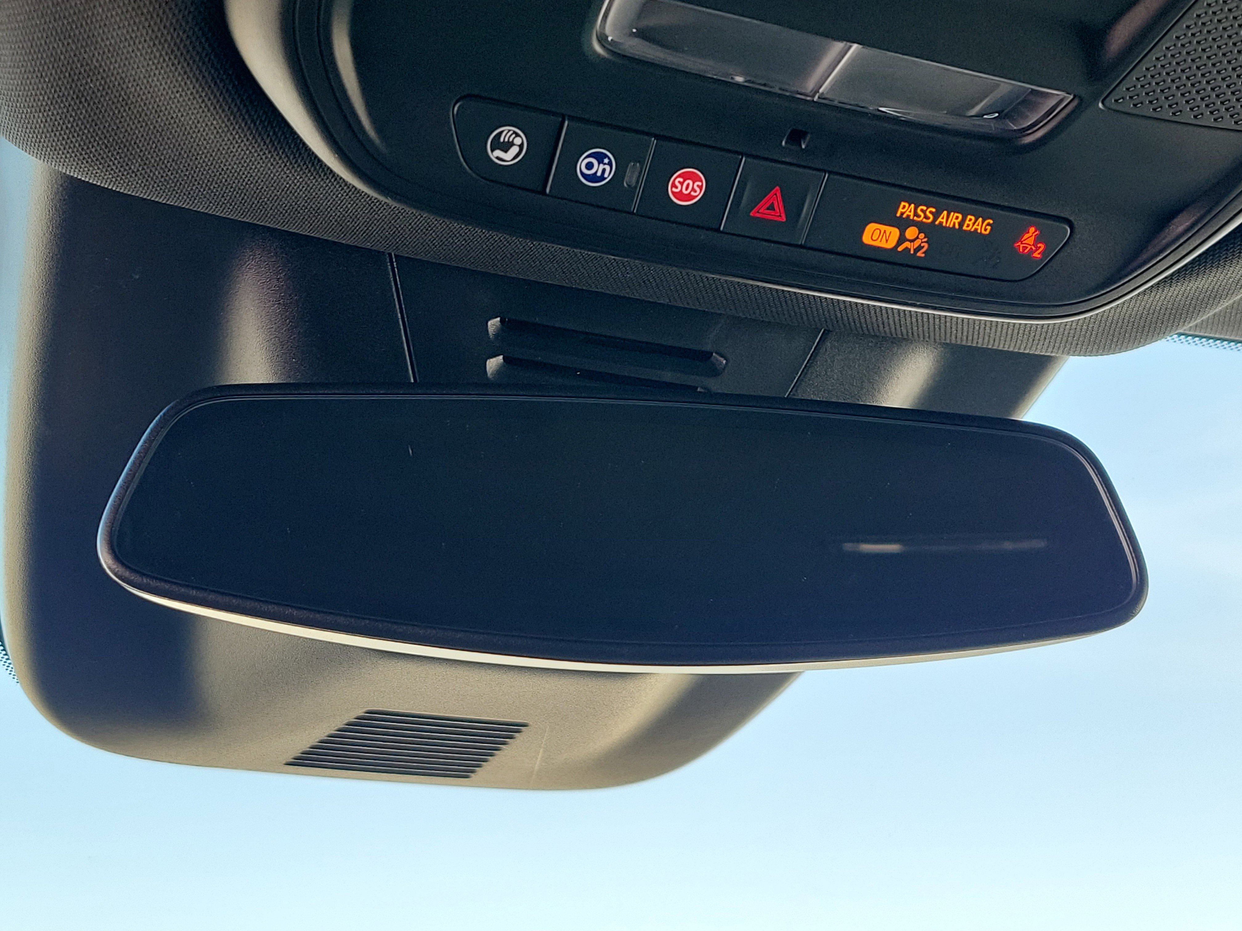 Used 2025 Chevrolet Equinox EV LT w/ Convenience Package image 28