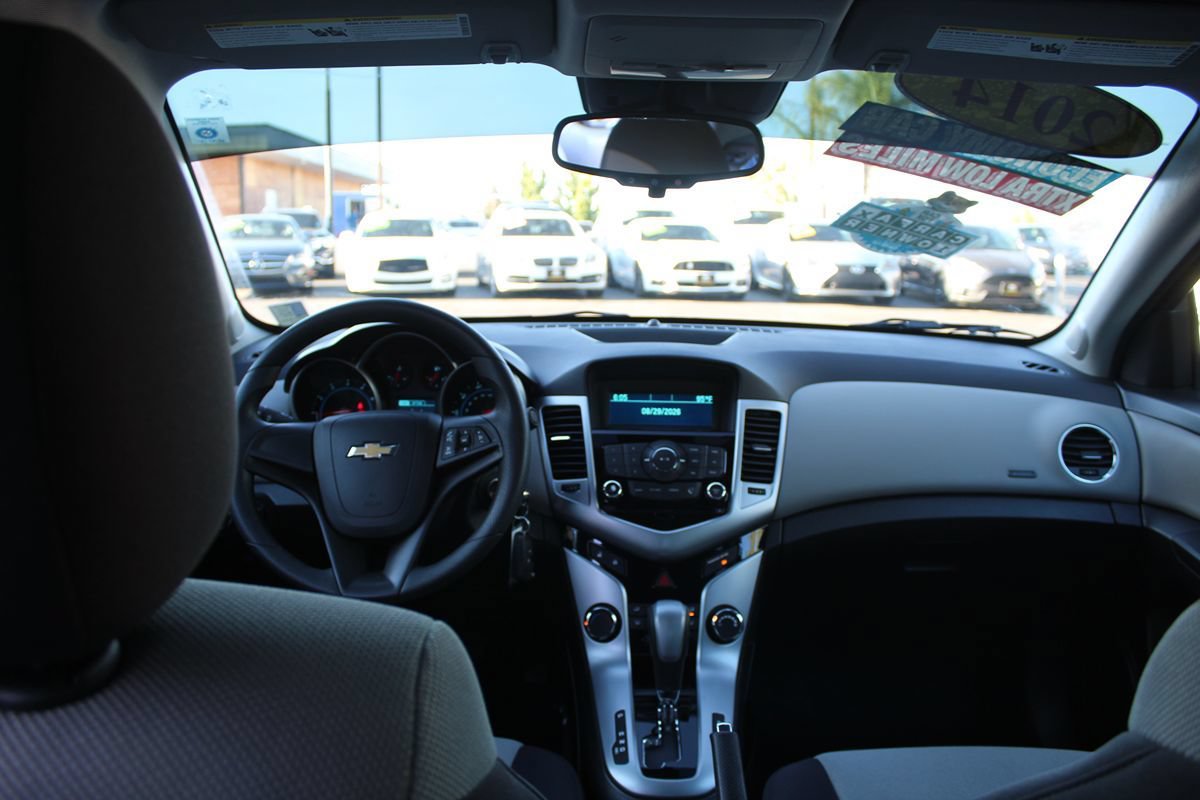 Used 2014 Chevrolet Cruze LS FWD image 22