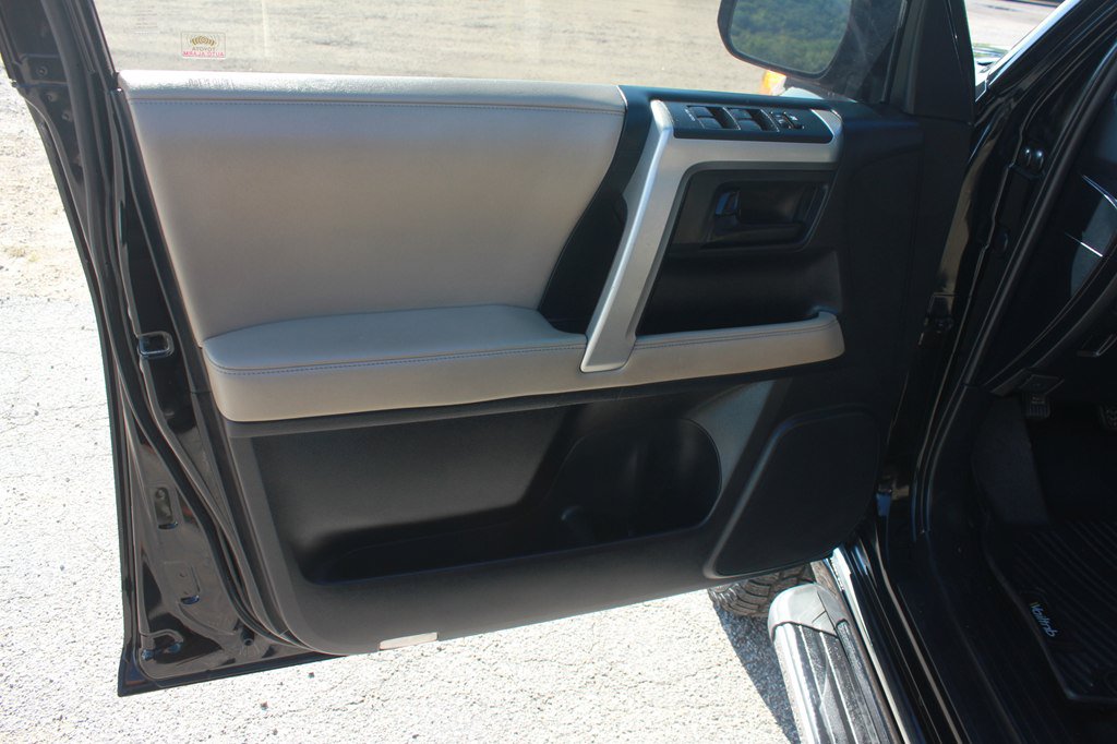 Used 2010 Toyota 4Runner Limited RWD image 29
