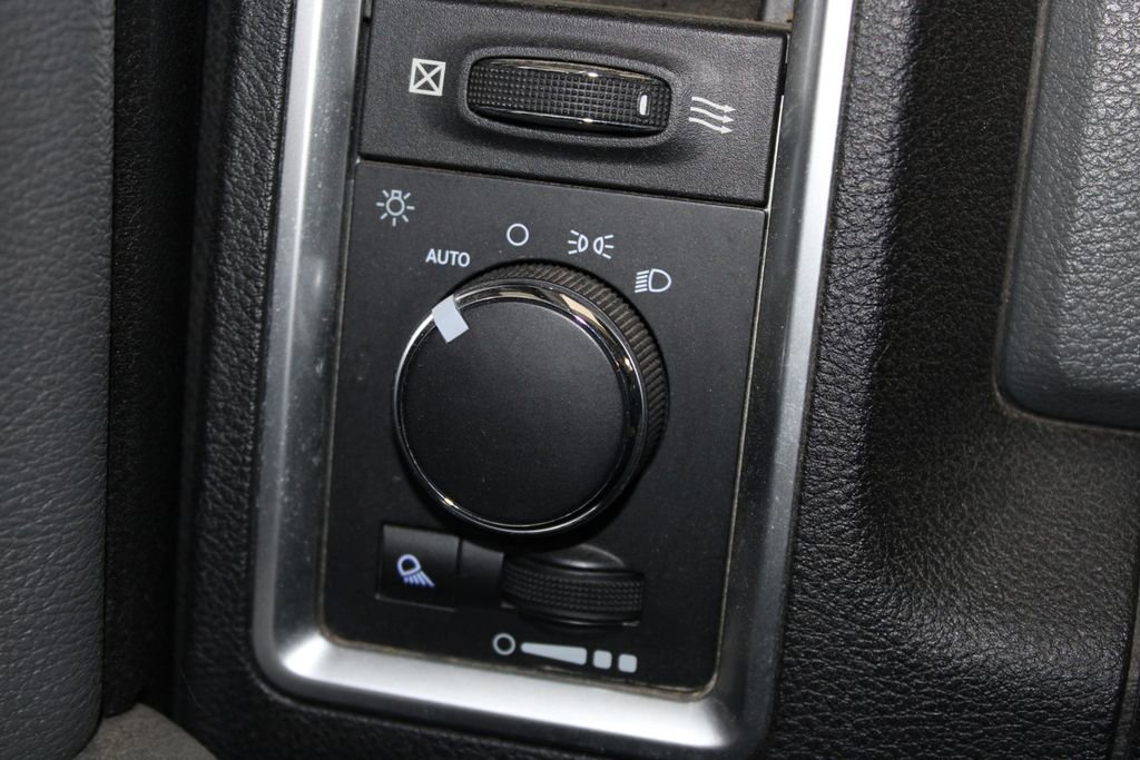 Used 2017 RAM 1500 Classic SLT AWD/4WD image 27