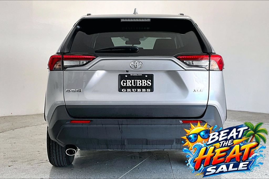 Used 2025 Toyota RAV4 XLE FWD image 4