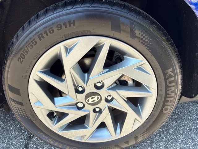 Used 2024 Hyundai Elantra SEL FWD image 12