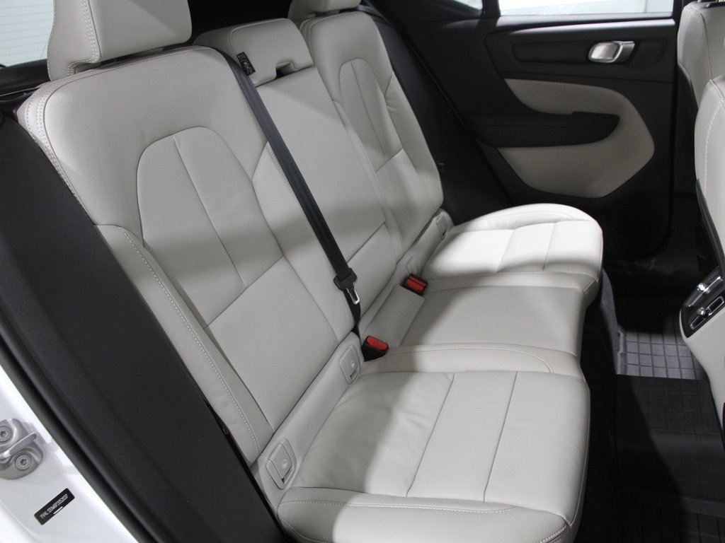 Used 2023 Volvo XC40 B5 Plus w/ Driver Assist Package image 17