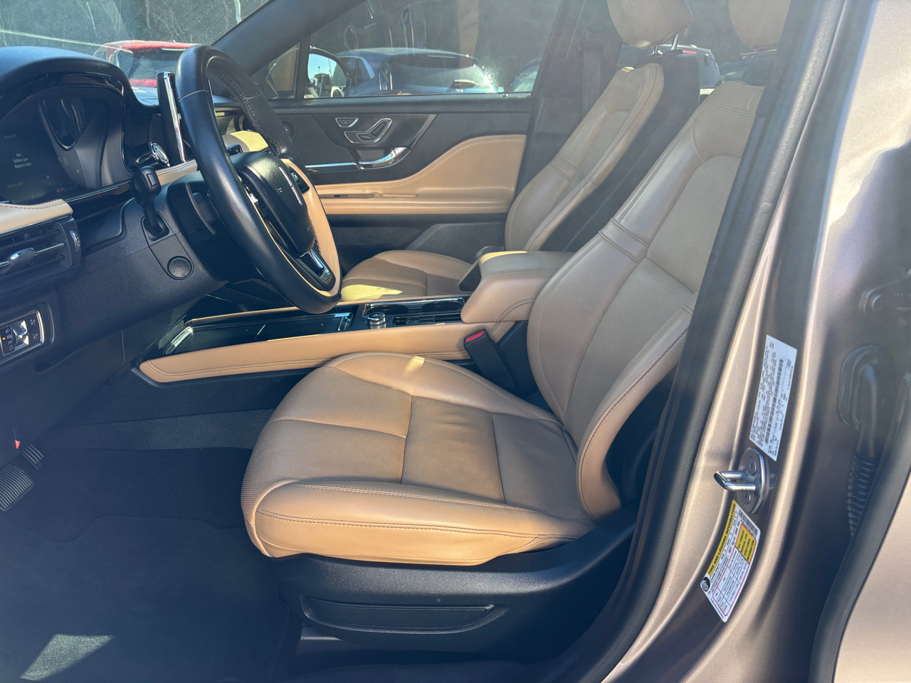 Used 2021 Lincoln Corsair Reserve image 10