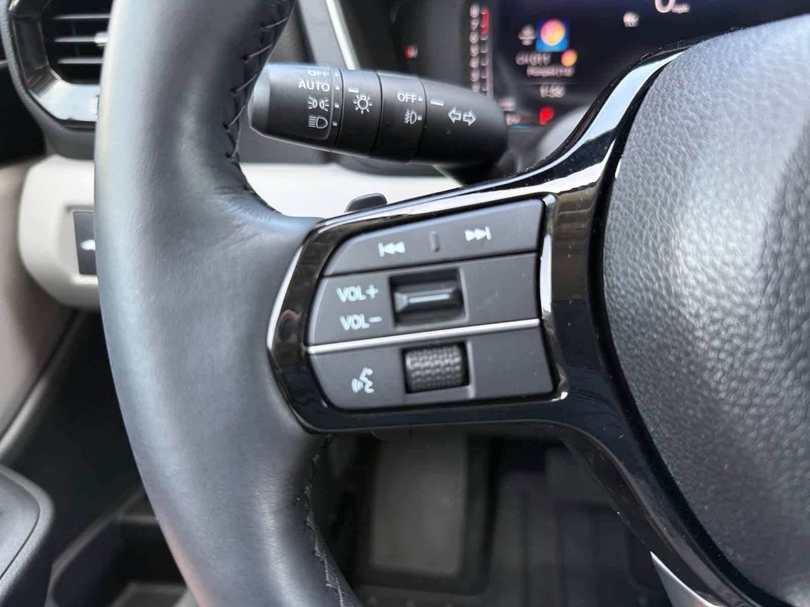 Used 2025 Honda Pilot Elite image 24