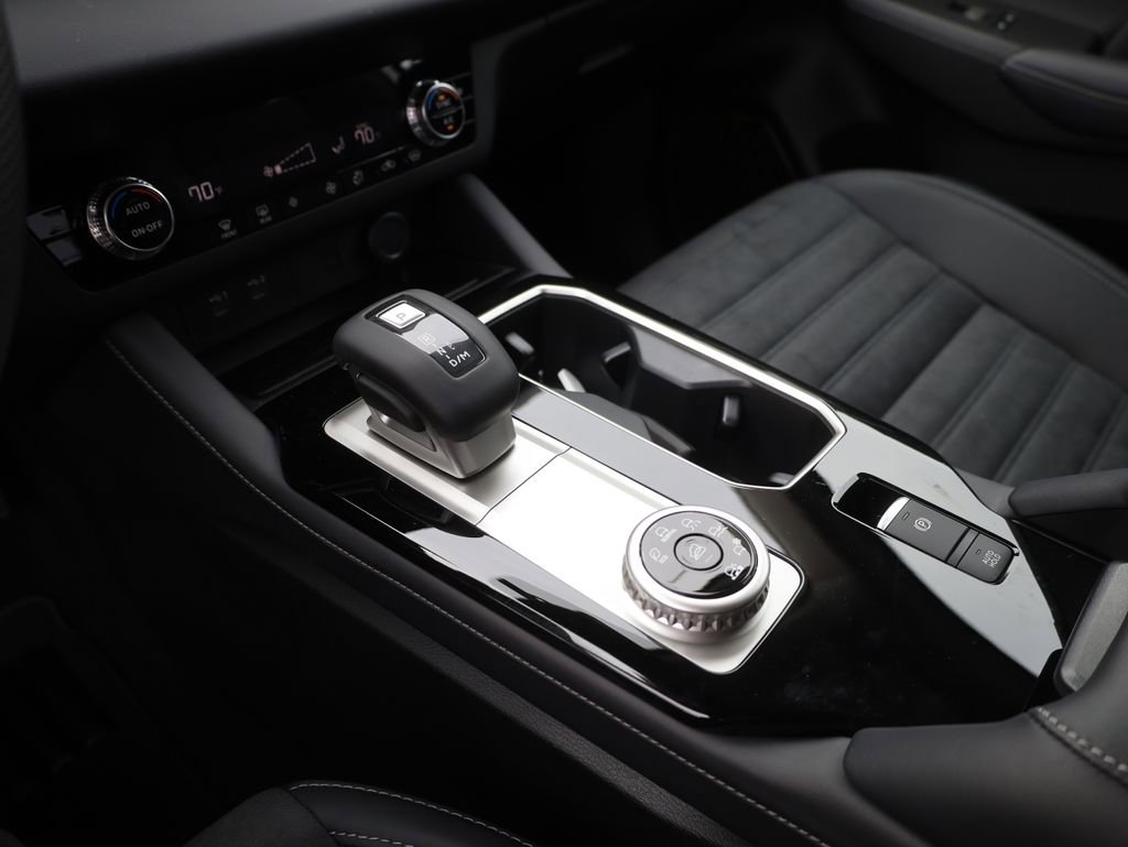 New 2025 Mitsubishi Outlander SE image 38