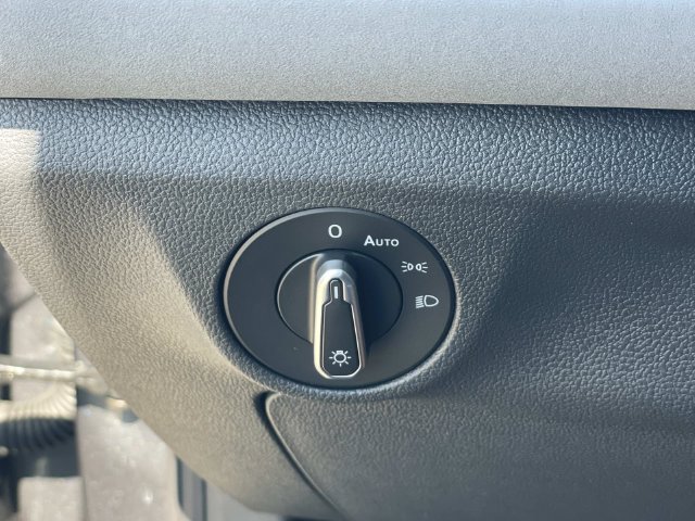 New 2026 Volkswagen Jetta SE FWD image 21