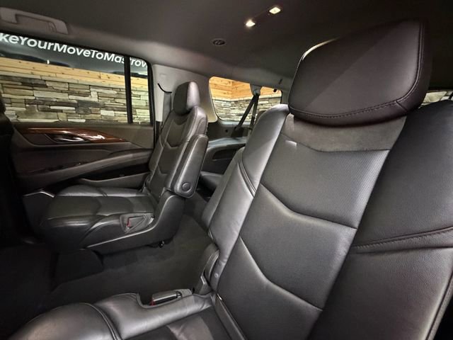 Used 2019 Cadillac Escalade ESV 4WD image 28
