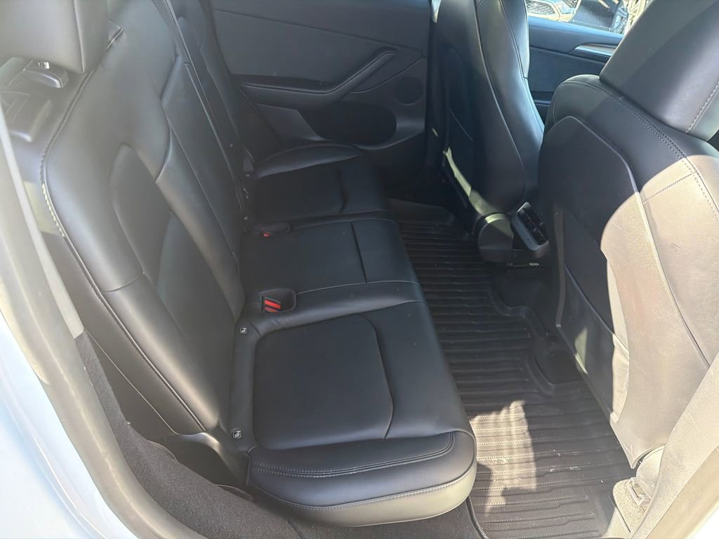 Used 2023 Tesla Model Y Long Range image 16