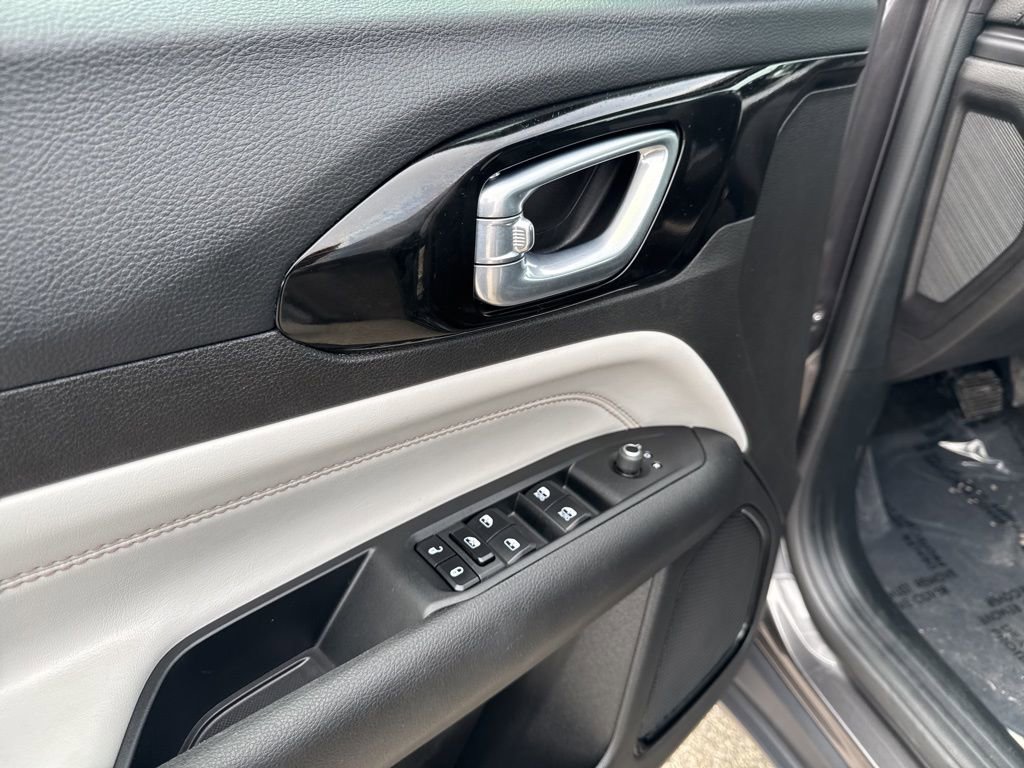 Certified 2024 Jeep Compass Limited image 19