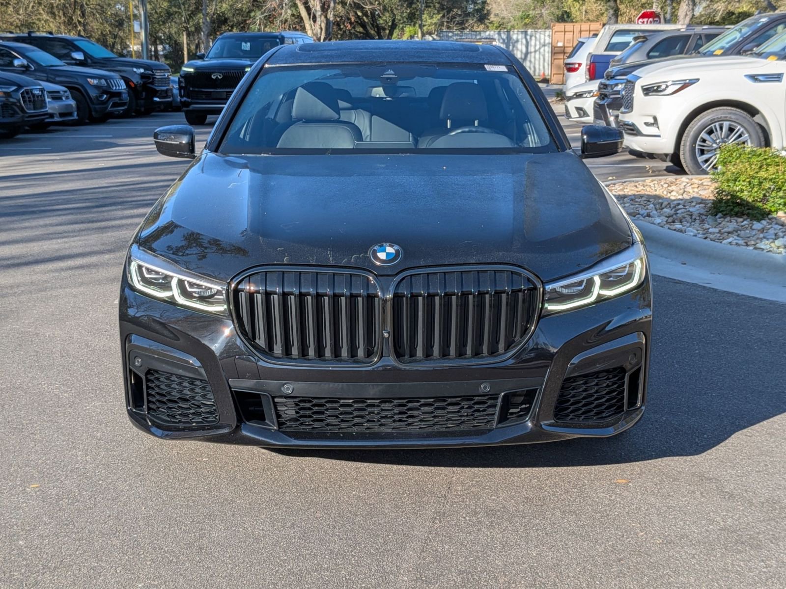 Used 2022 BMW 740i xDrive w/ M Sport Package image 8