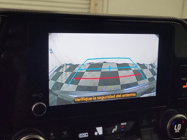 Used 2024 Toyota Highlander LE image 31