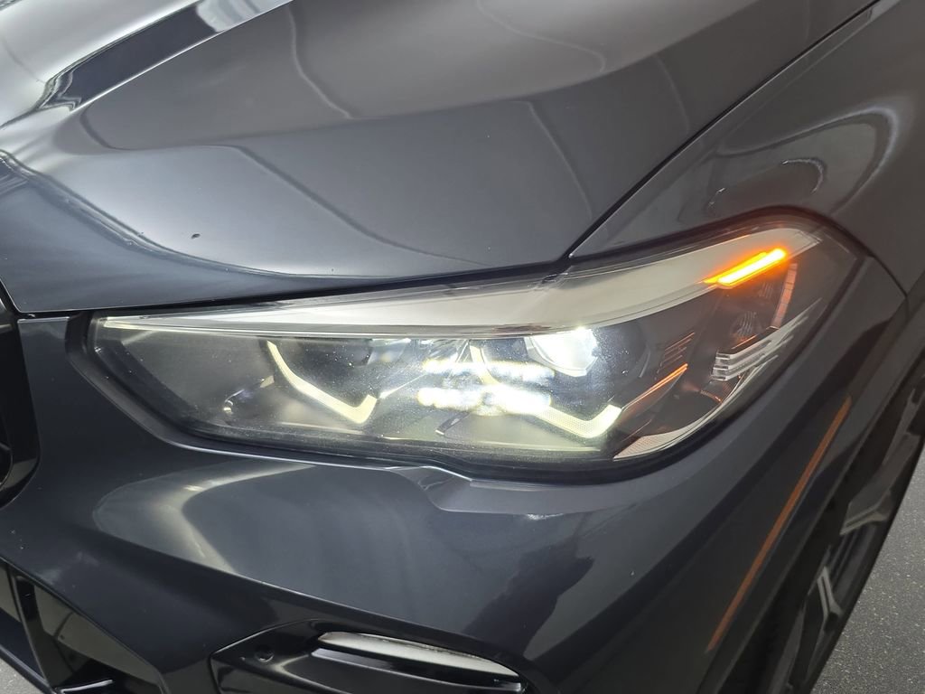 Used 2020 BMW X5 M50i AWD/4WD image 32