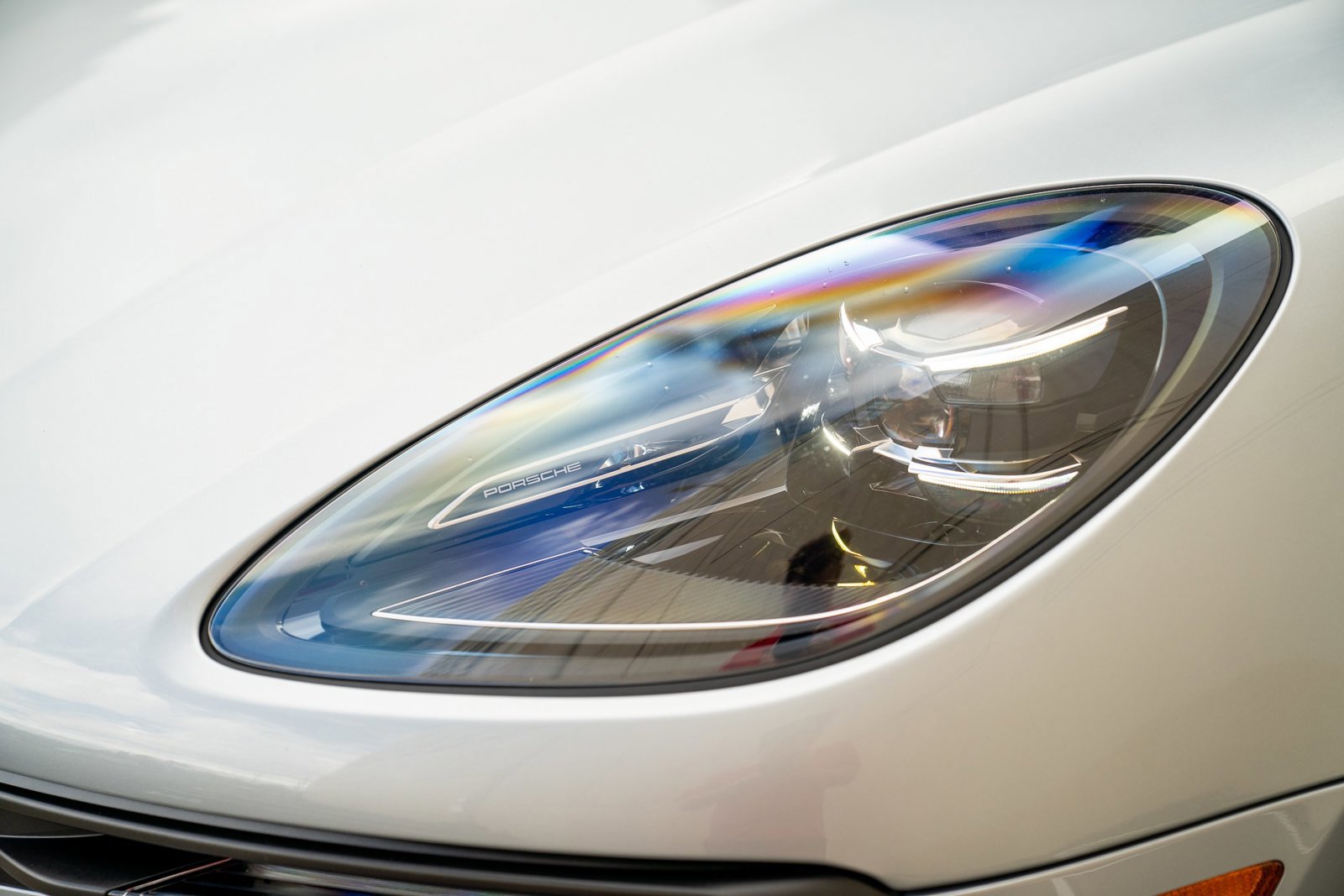 Used 2025 Porsche Macan image 30