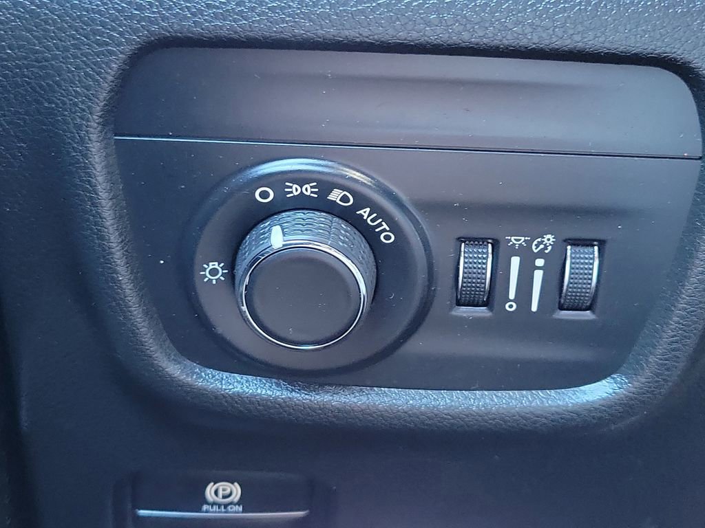 Used 2022 Jeep Grand Cherokee L Laredo image 33