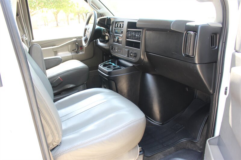 Used 2016 Chevrolet Express 3500 LT w/ LT Preferred Equipment Group RWD image 22
