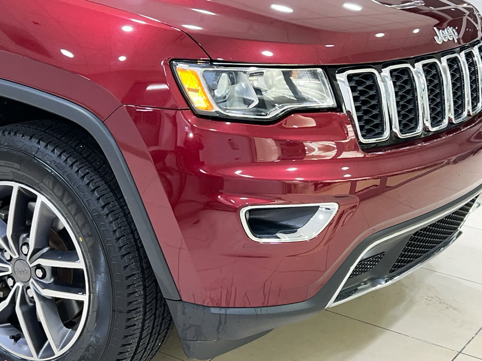 Used 2021 Jeep Grand Cherokee Limited AWD/4WD image 2
