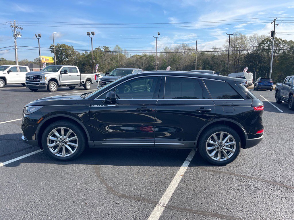 Used 2022 Lincoln Corsair FWD w/ Premium Package image 13