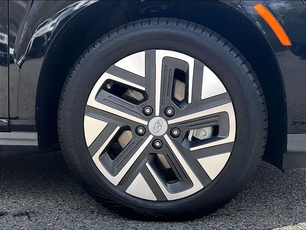Used 2023 Hyundai Kona SE w/ Cargo Package FWD image 7
